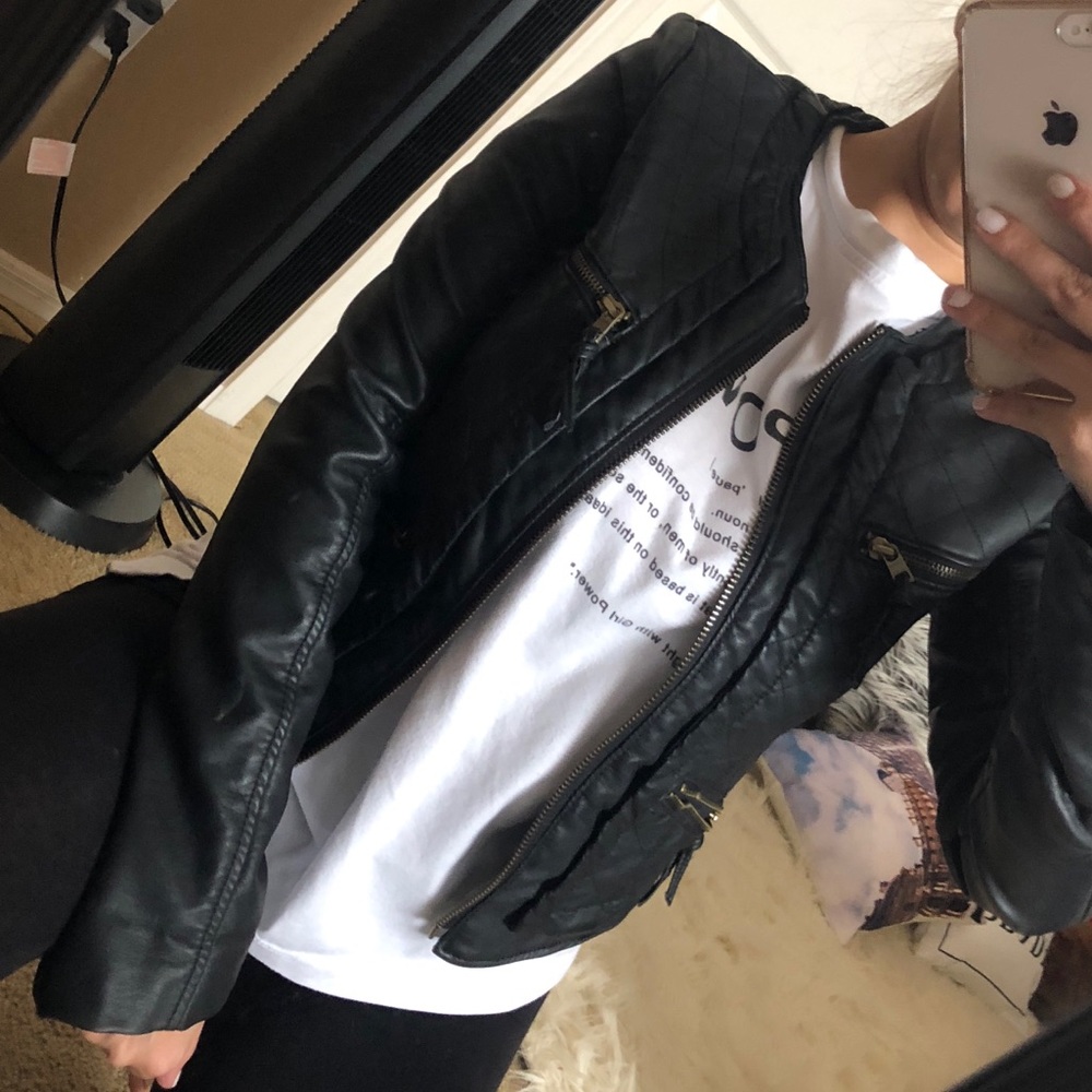 Leather jacket - Picture 2 of 6